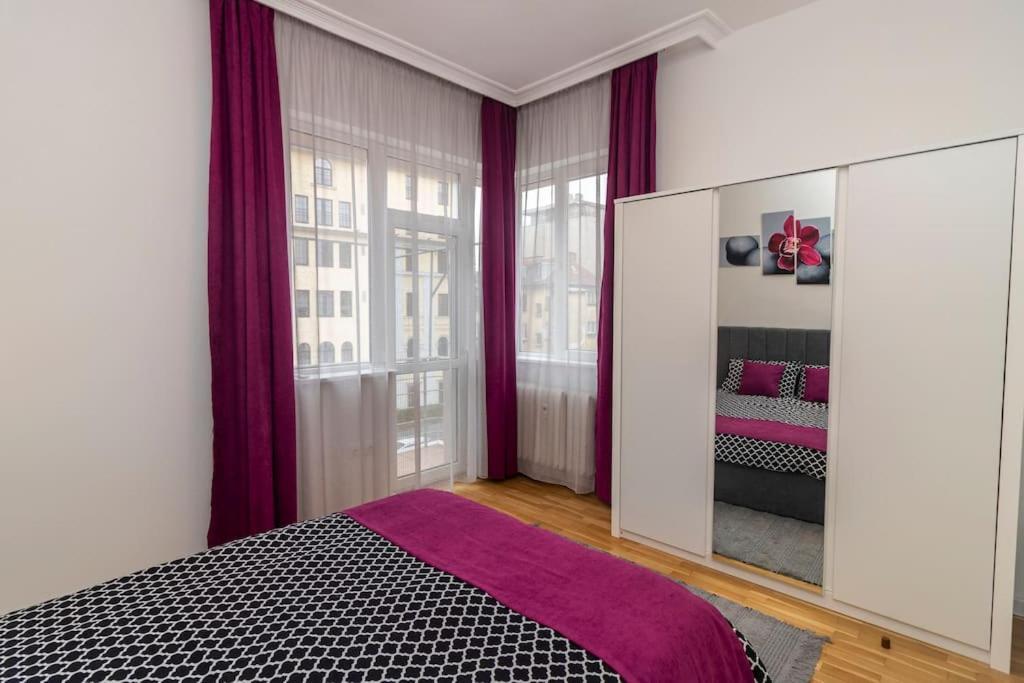 Spacious Aristocratic Apt. With A Colourful View 소피아 외부 사진